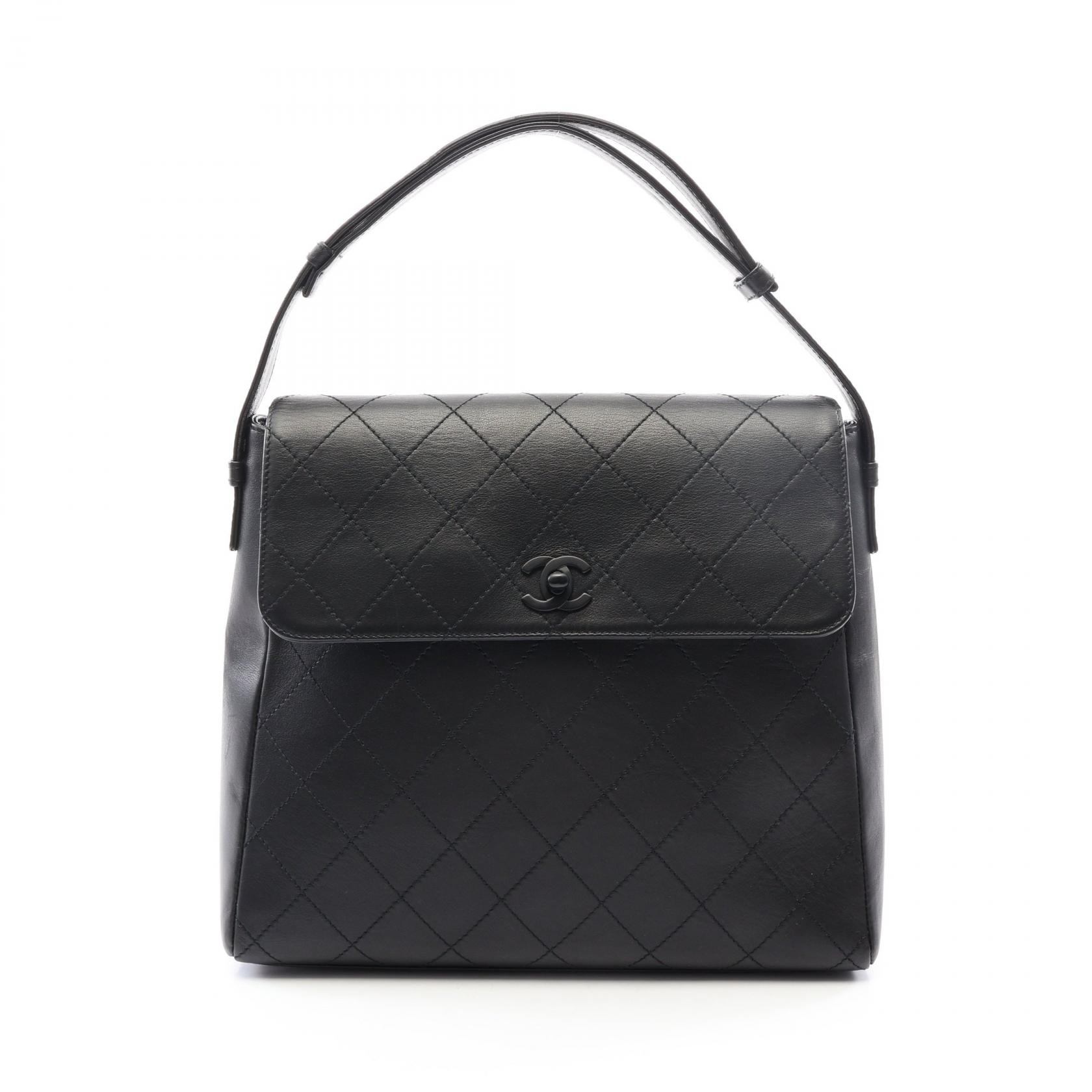 シャネル CHANEL マトラッセ ショルダーバッグ バッグ レザー レディース ブラック系 【中古】