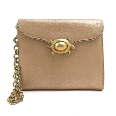 サルヴァトーレフェラガモ Salvatore Ferragamo 二つ折り財布 レザー/メタル ゴールド レディース【中古】 e61383a