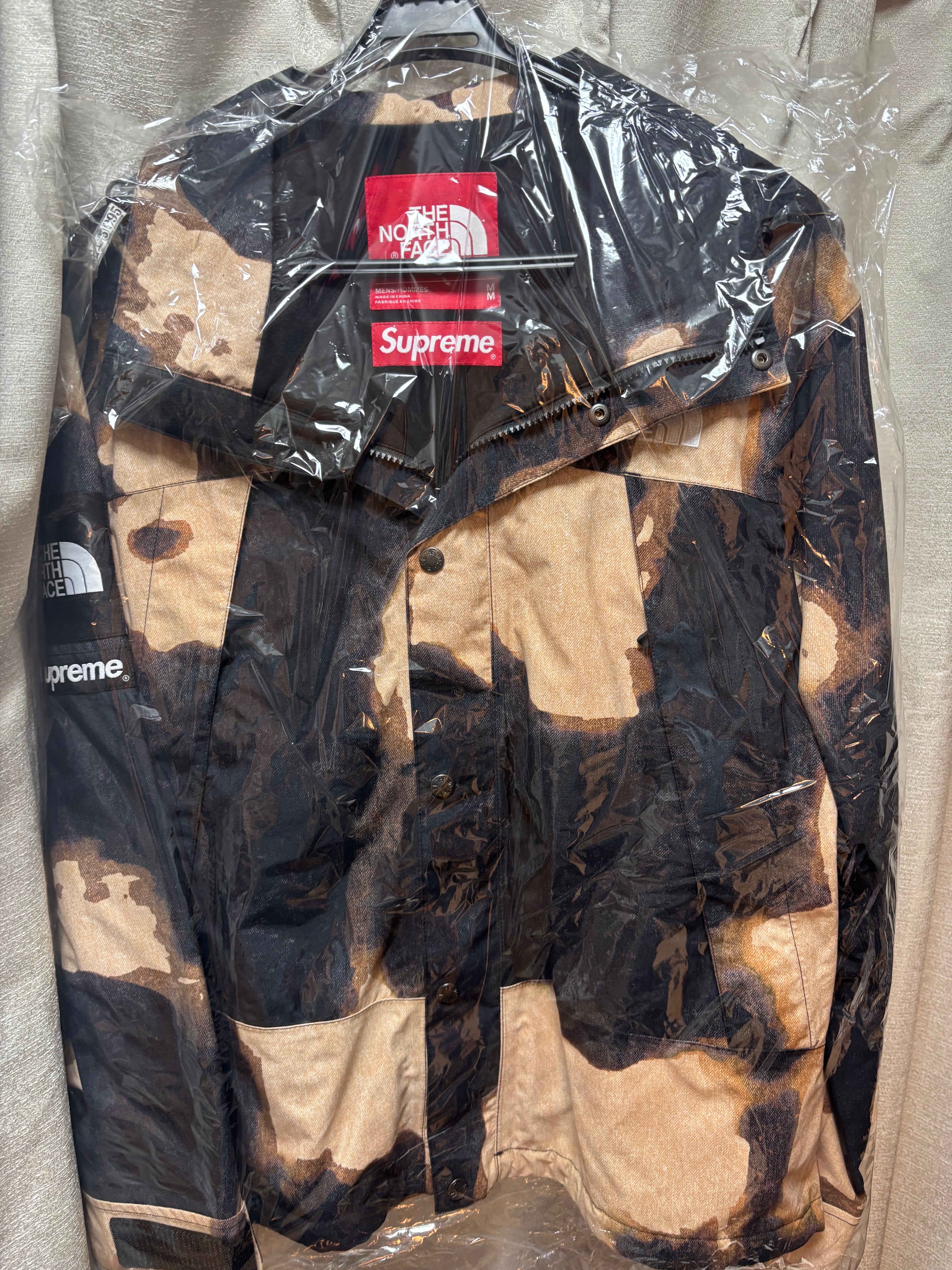 Supreme x The North Face Bleached Denim Print Mountain Jacket "Black"