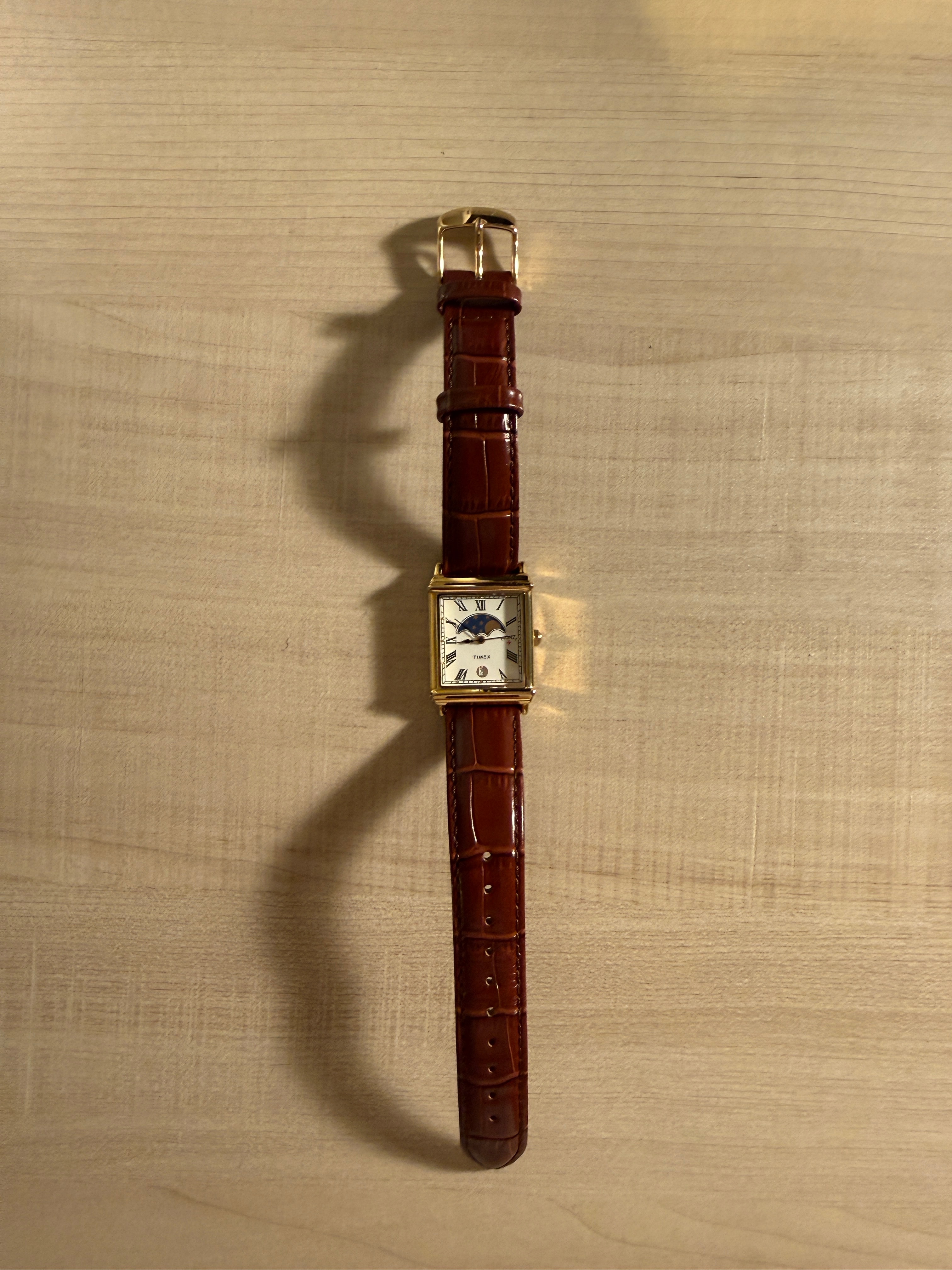 ノア x タイメックス ムーンフェイズ ウォッチ "ブラウン"