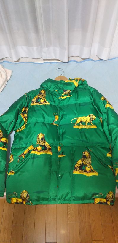 シュプリーム ダウンジャケット