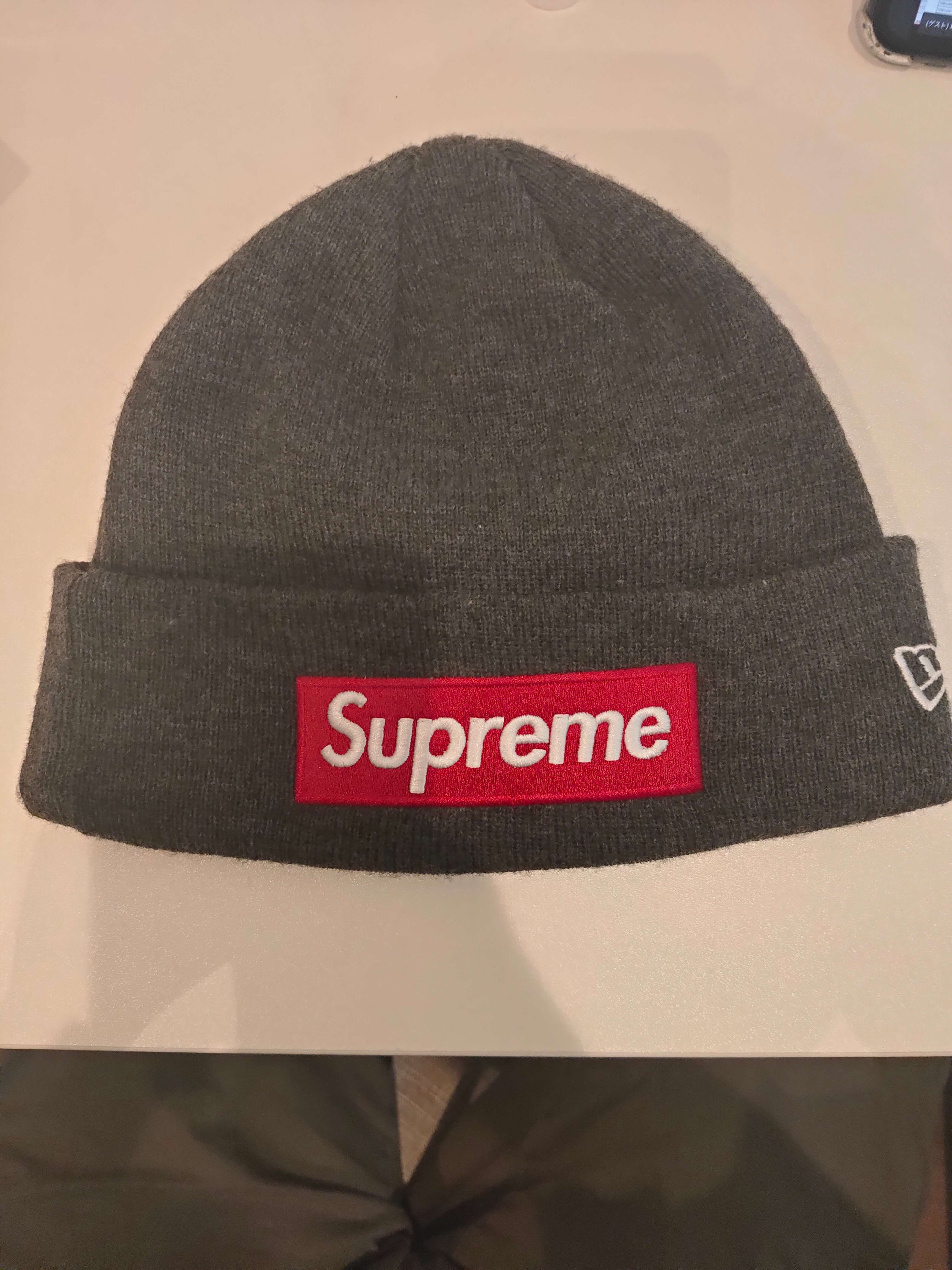Supreme New Era® Box Logo Beanie "Charcoal" (21FW)