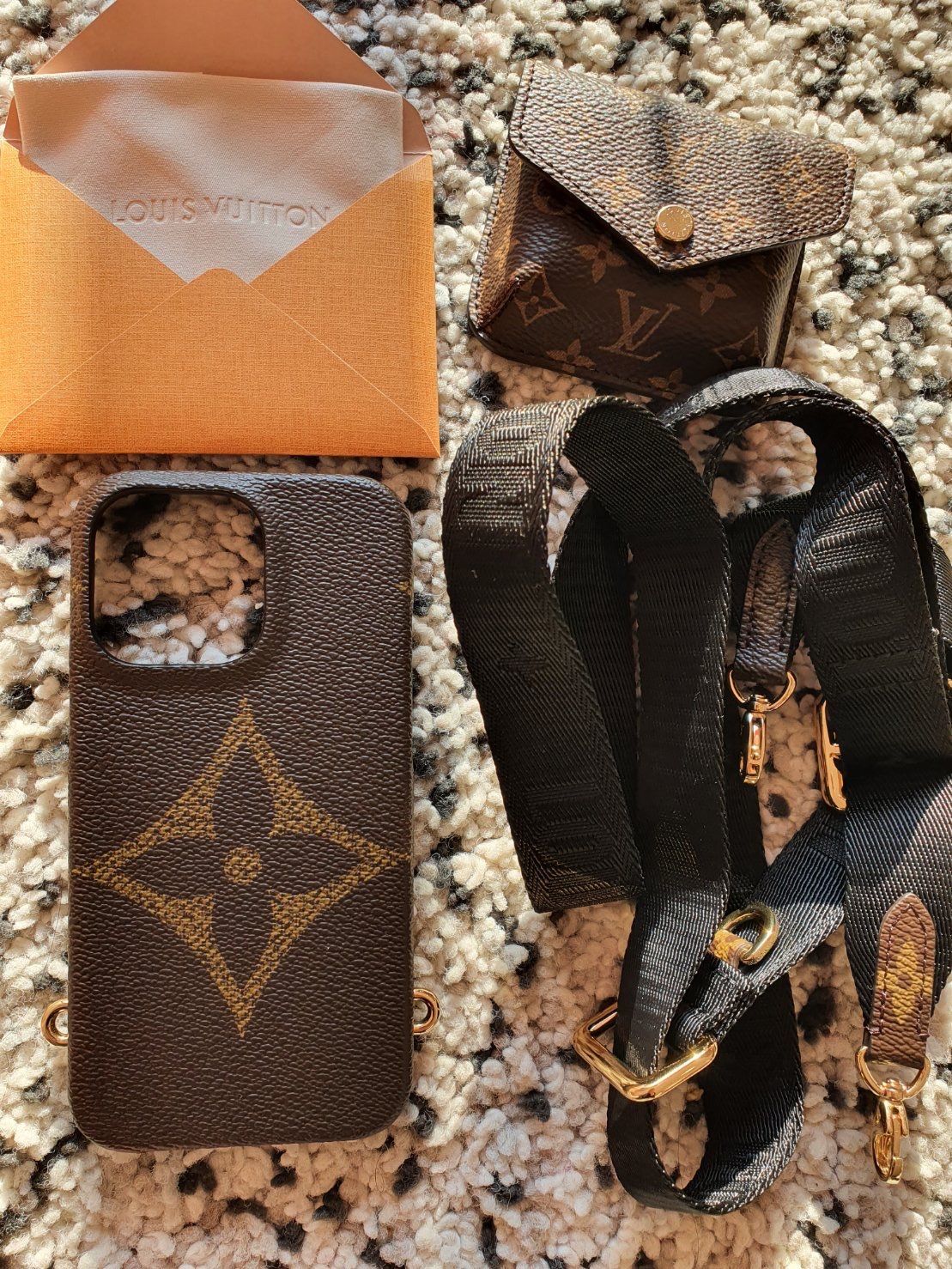 Louis Vuitton iPhone Strap Bumper 13 Pro Monogram