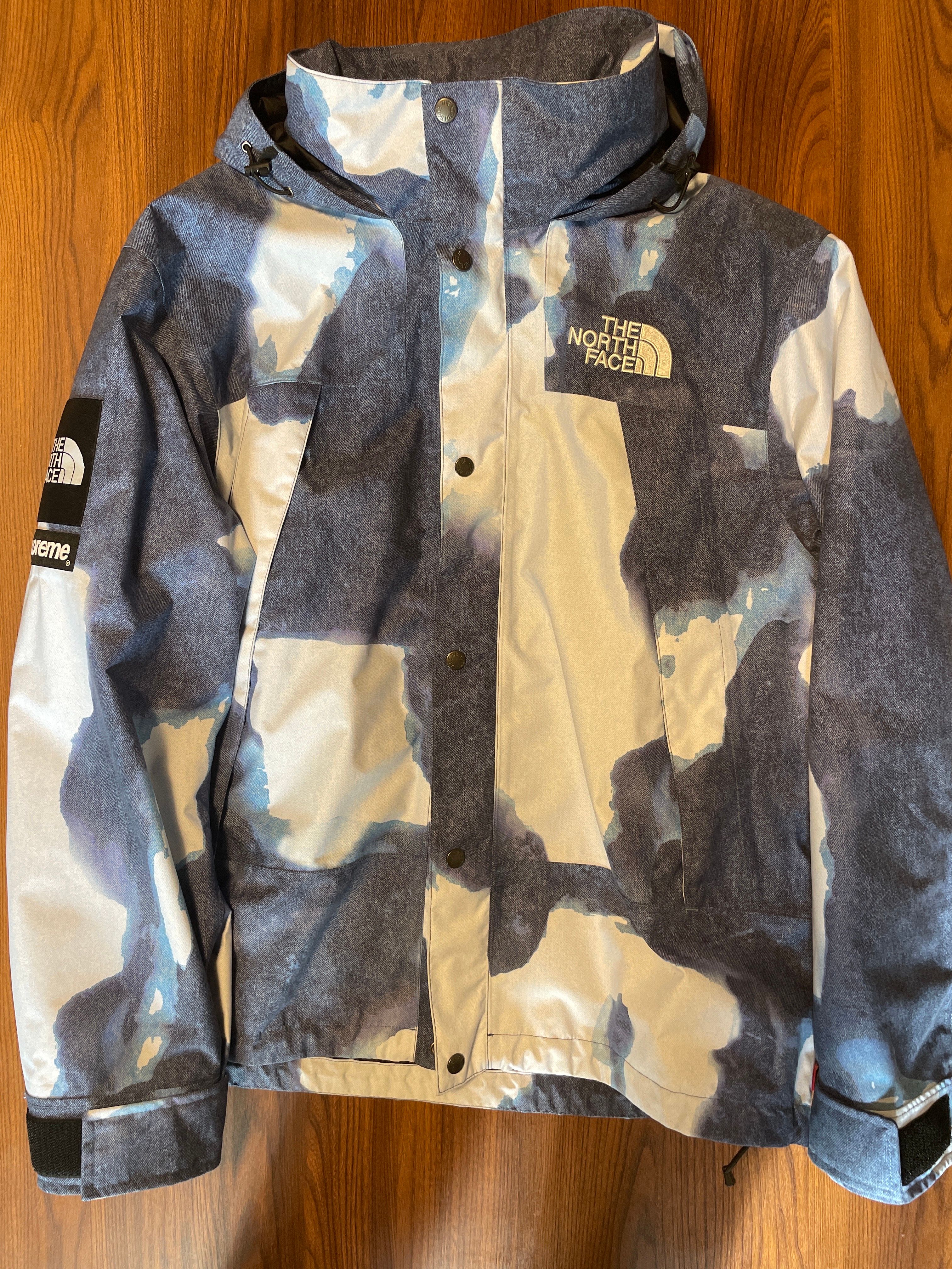 Supreme x The North Face Bleached Denim Print Mountain Jacket "Indigo"