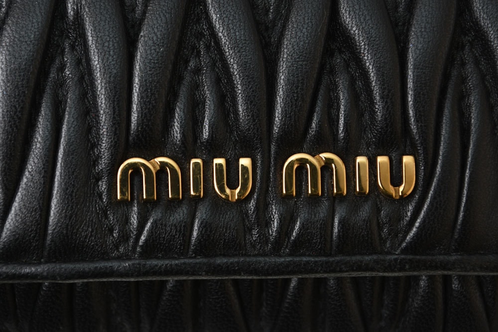 B (目立った傷や汚れなし)】ミュウミュウ キーケース miu miu 6連キー
