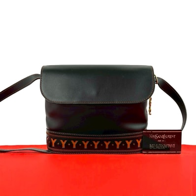 YVES SAINT LAURENT イヴ・サンローラン カサンドラ 金具 カットアウト レザー ショルダーバッグ ブラック
14153