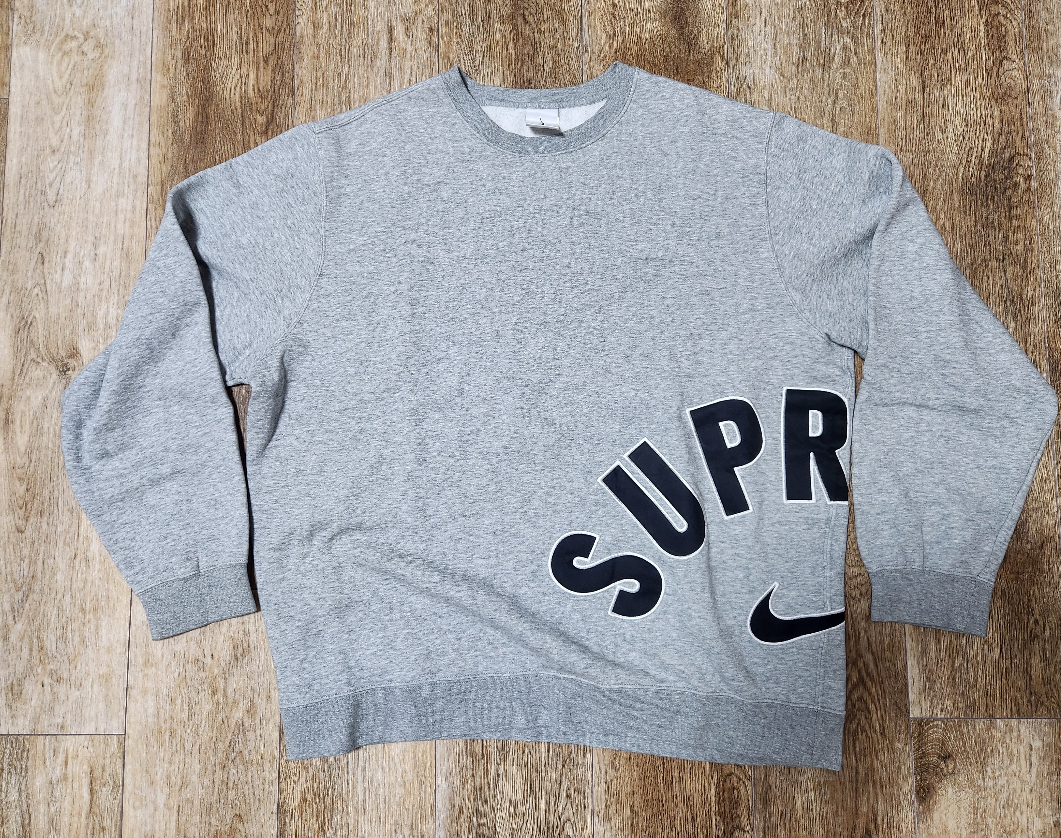 Supreme / Nike Arc Crewneck "Heather Grey"