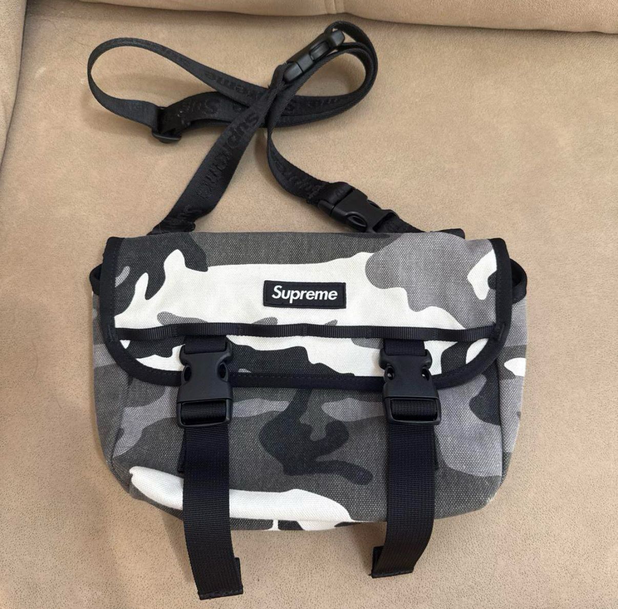 Supreme 25SS Mini Messenger Bag "Snow Camo"