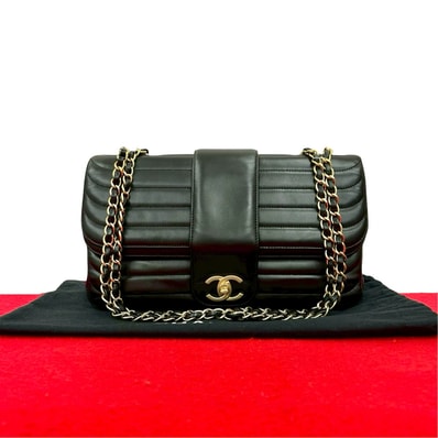 CHANEL シャネル ココマーク ラムスキン ショルダーバッグ ブラック
22630