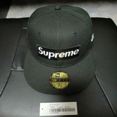 Supreme Money Box Logo New Era "Black"