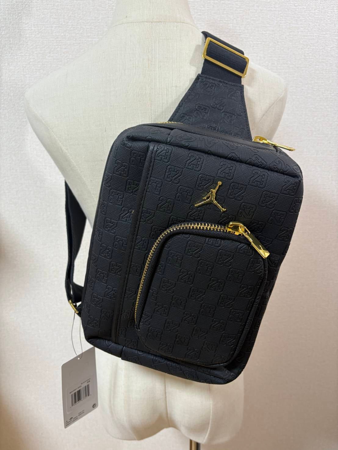 未使用に近い】ジョーダンブランド ジャム モノグラム スリングバッグ