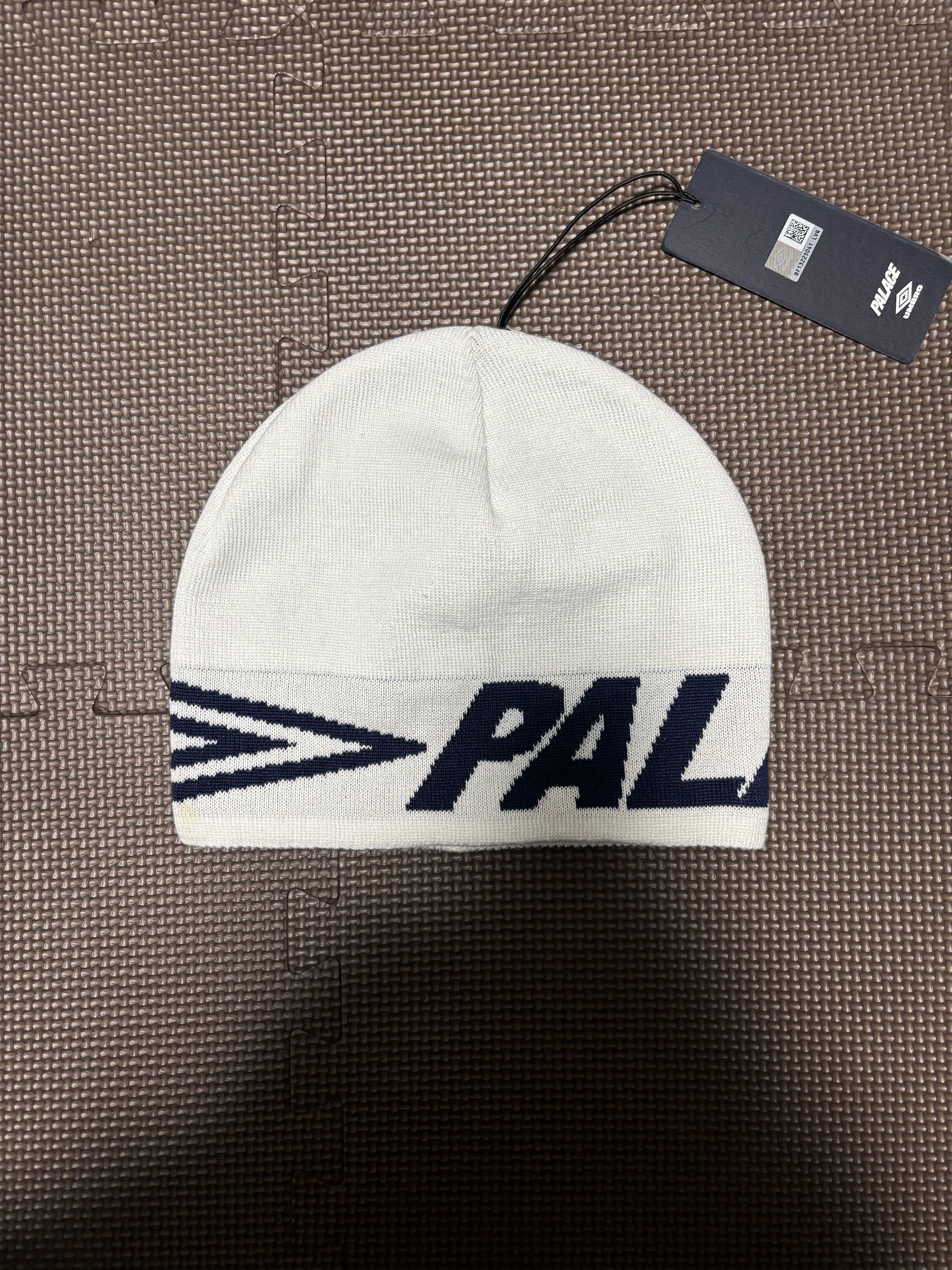 PALACE OAKLEY Beanie 
