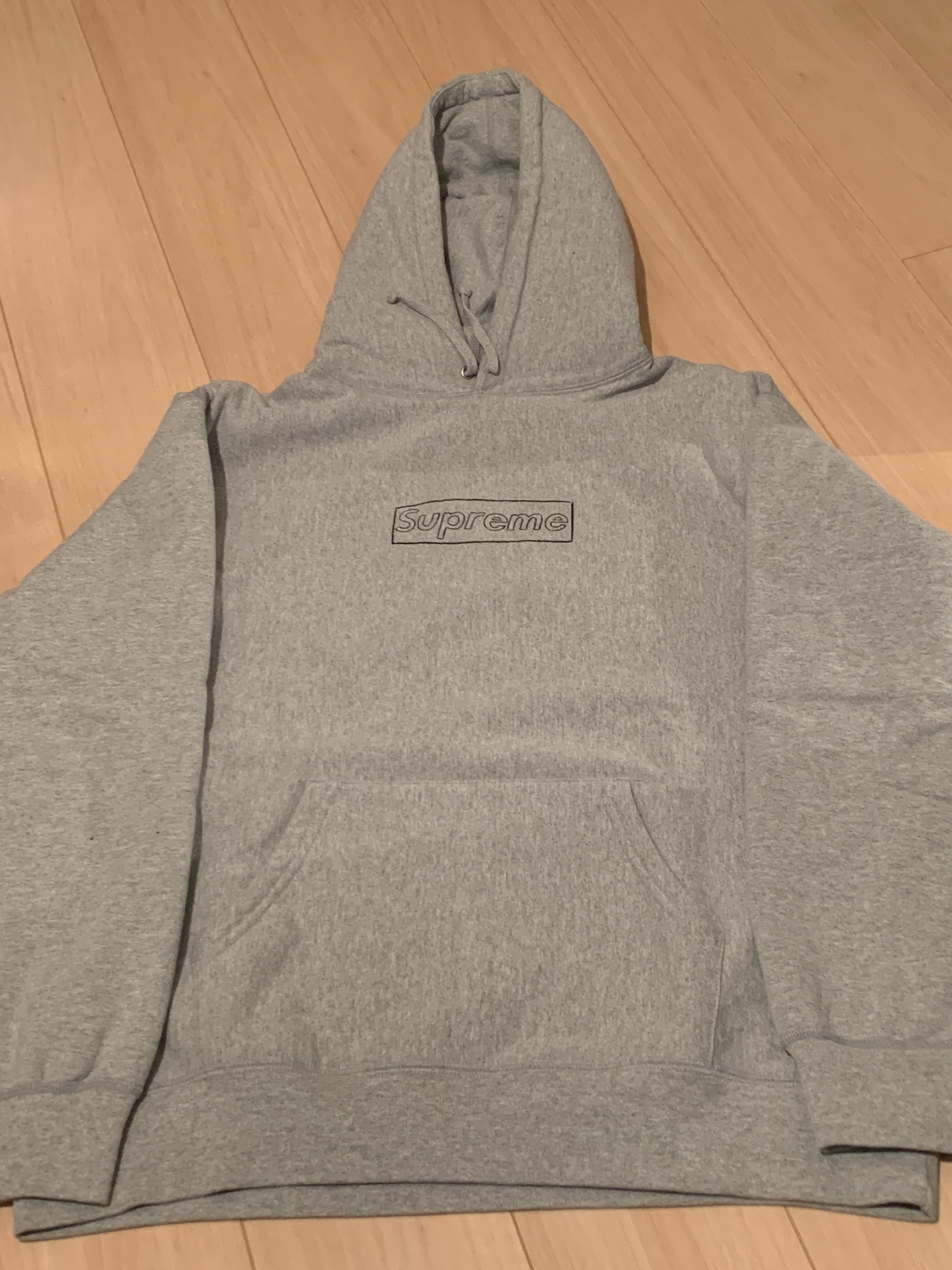 Supreme KAWS Chalk Logo Hooded Sweatshirt "Grey"(2021)
