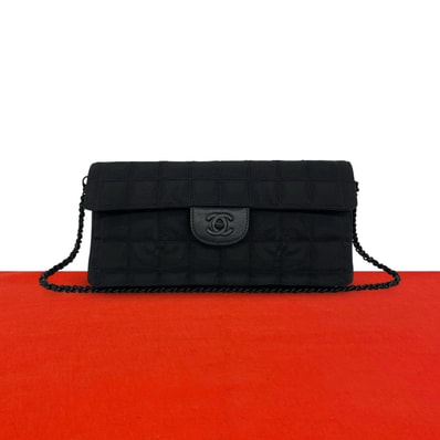 CHANEL シャネル ニュートラベル チョコバー ココマーク ナイロン レザー ショルダーバッグ ブラック
30921
