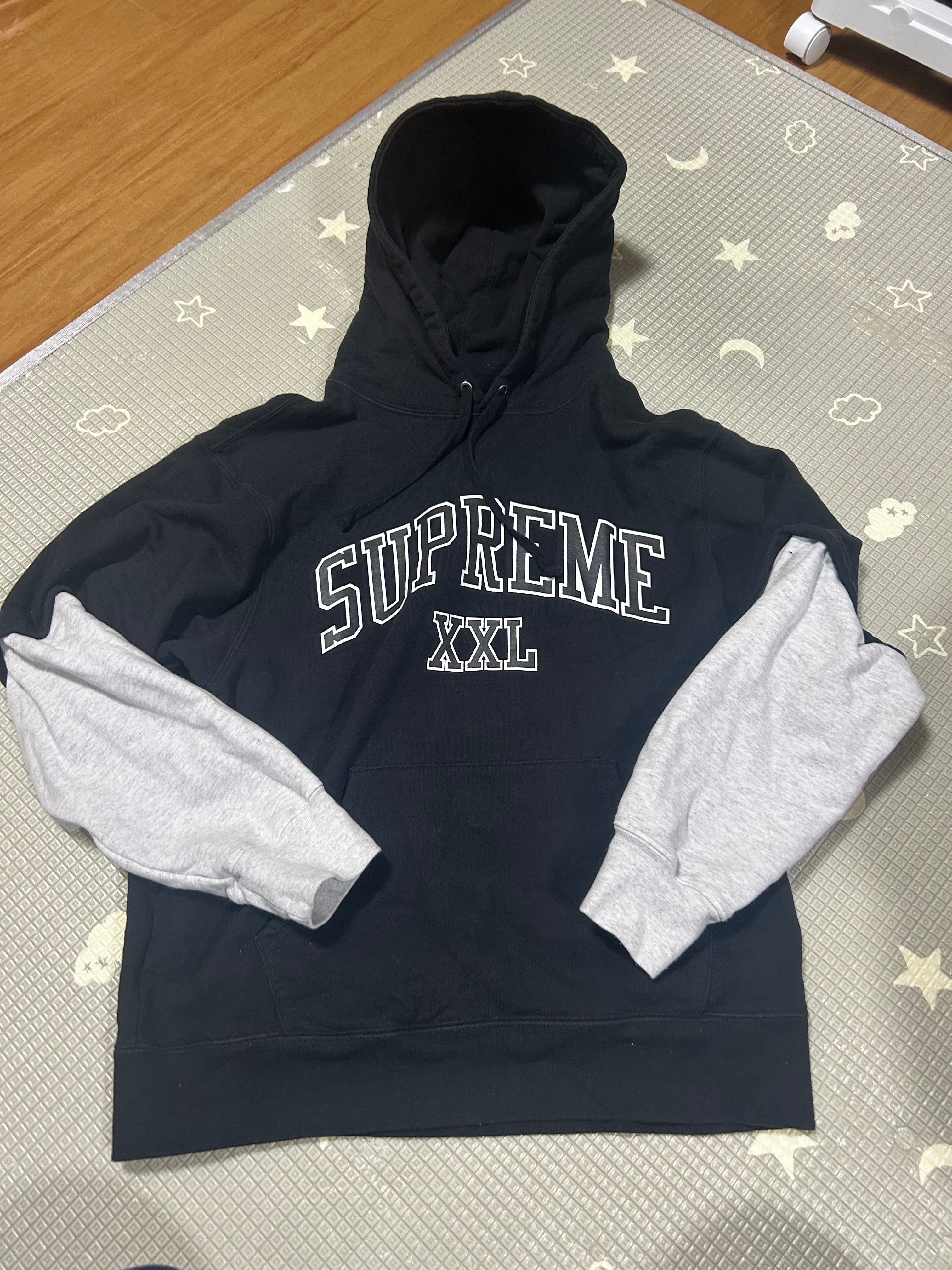 シュプリーム XXL フーデッド スウェットシャツ "ブラック"