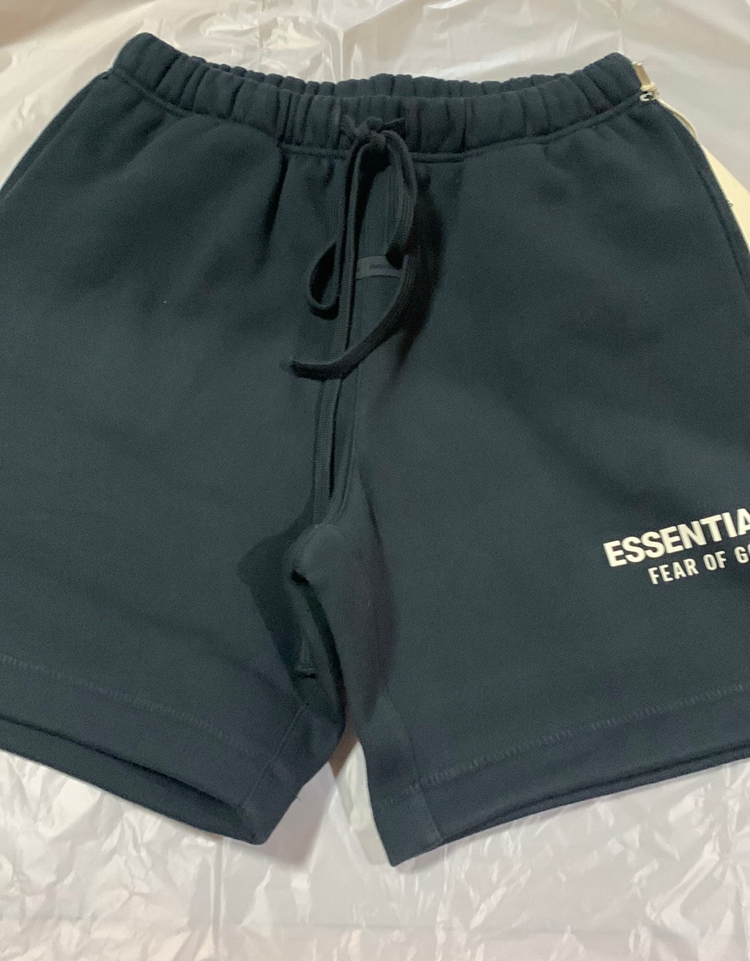 FEAR OF GOD ESSENTIALS Classic Sweatshort "Jet Black"