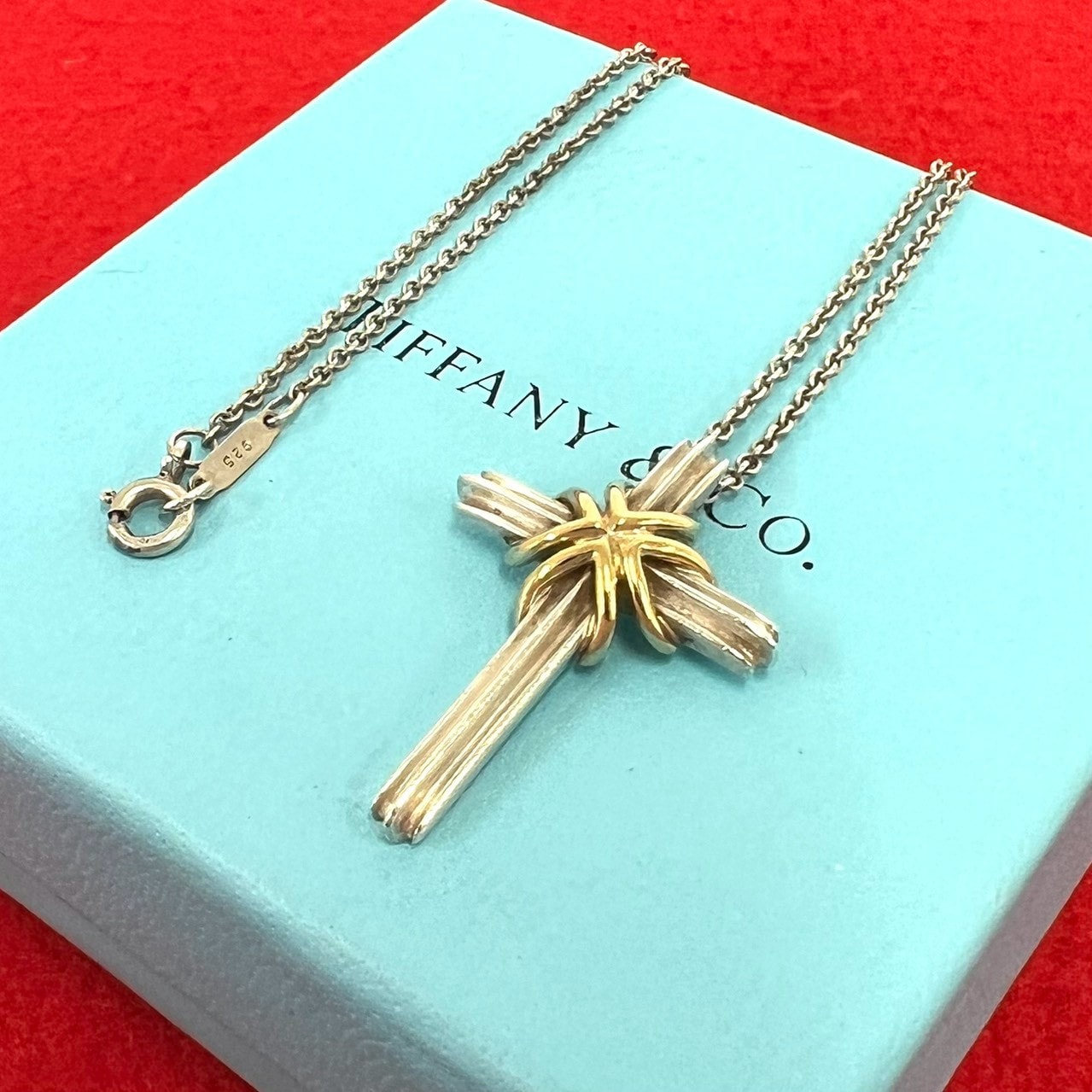 TIFFANY&Co. ティファニー シグネチャー クロス ネックレス シルバー925 K18イエローゴールド ネックレス シルバー
40831