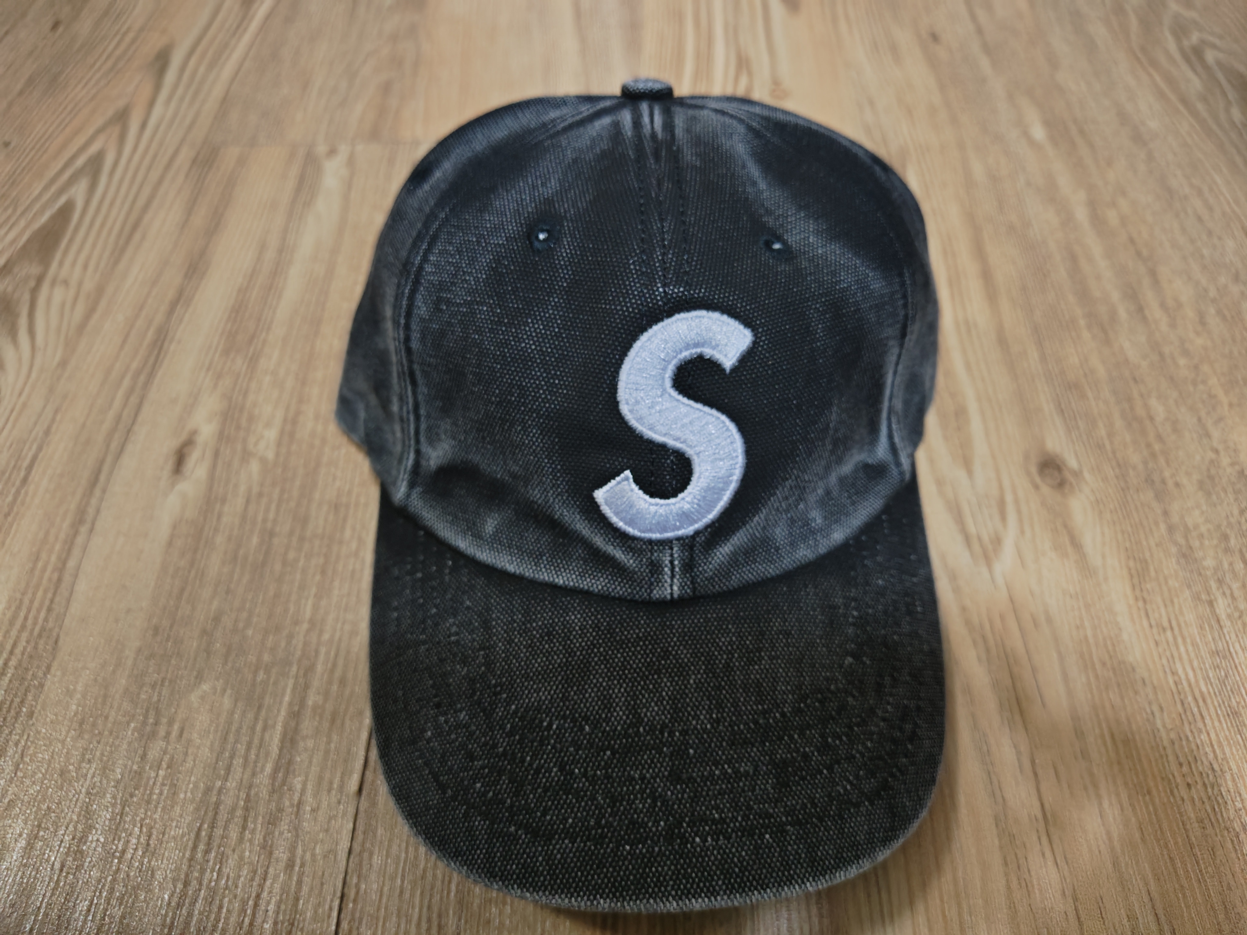 Supreme Pigment S Logo 6-Panel "Black"