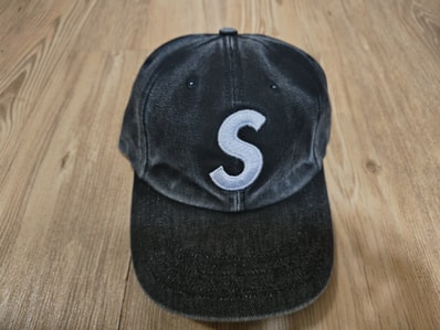 Supreme Pigment S Logo 6-Panel "Black"