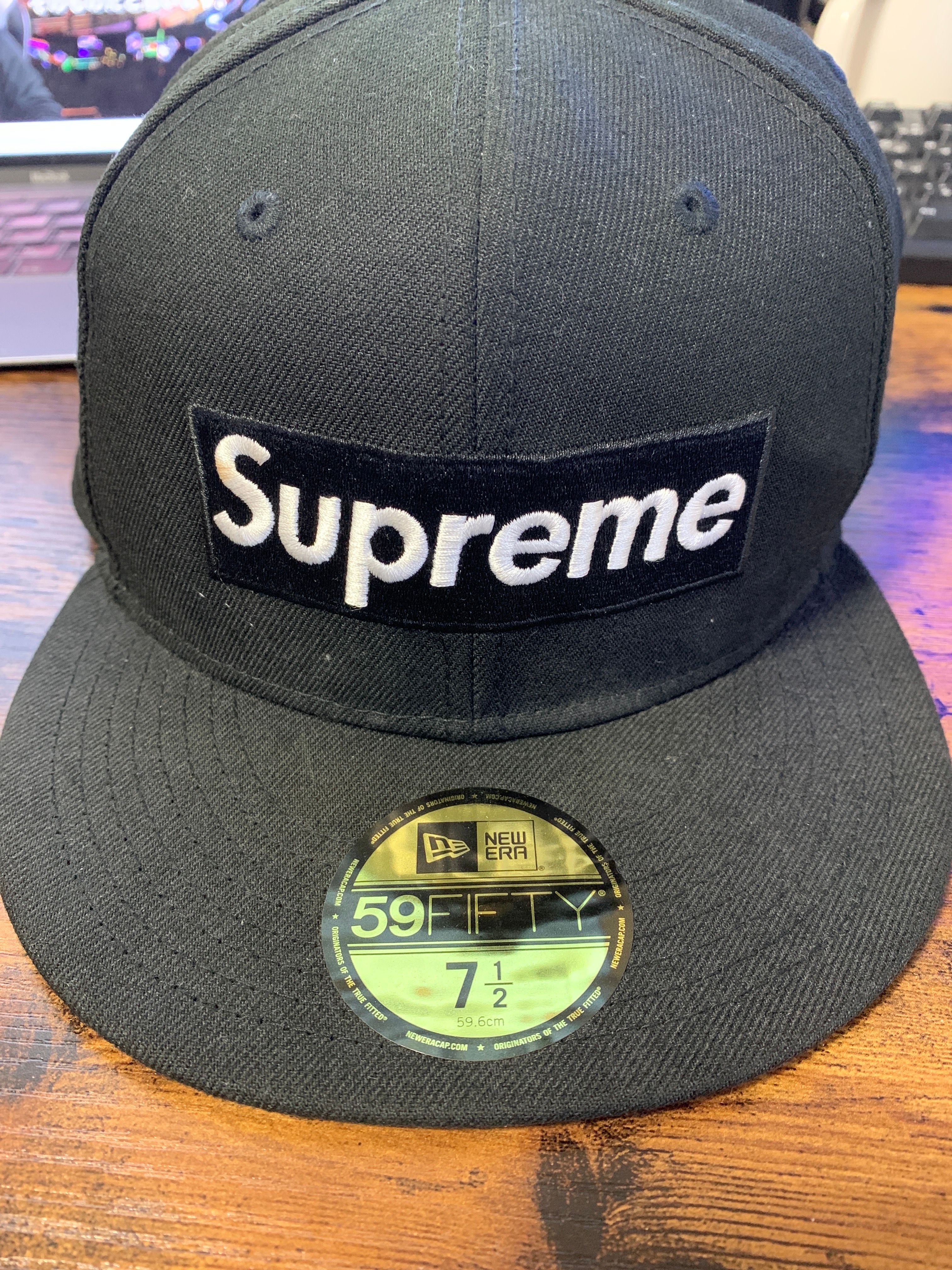Supreme Champions Box Logo New Era® "Black"