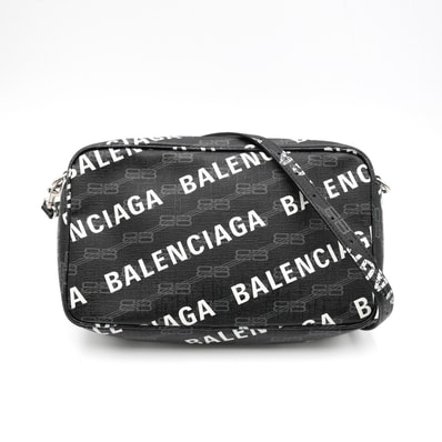BALENCIAGA(バレンシアガ)BBモノグラム ショルダーバッグ カメラバッグ ブラック ホワイト ロゴ総柄 レザー PVC シルバー金具 斜め掛け レディース メンズ 702723【中古】