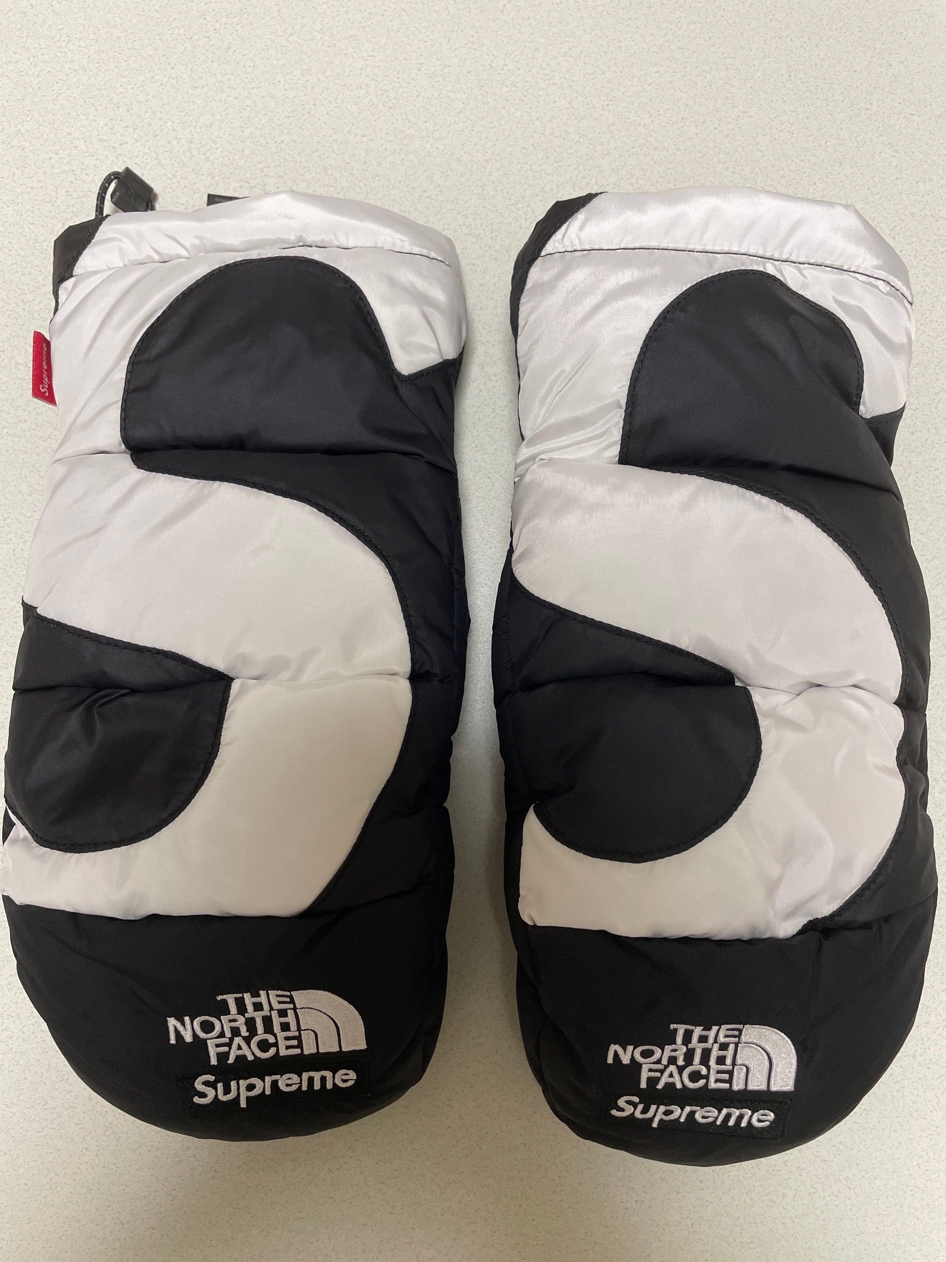 Supreme x The North Face S Logo Nuptse Mitts "Black"