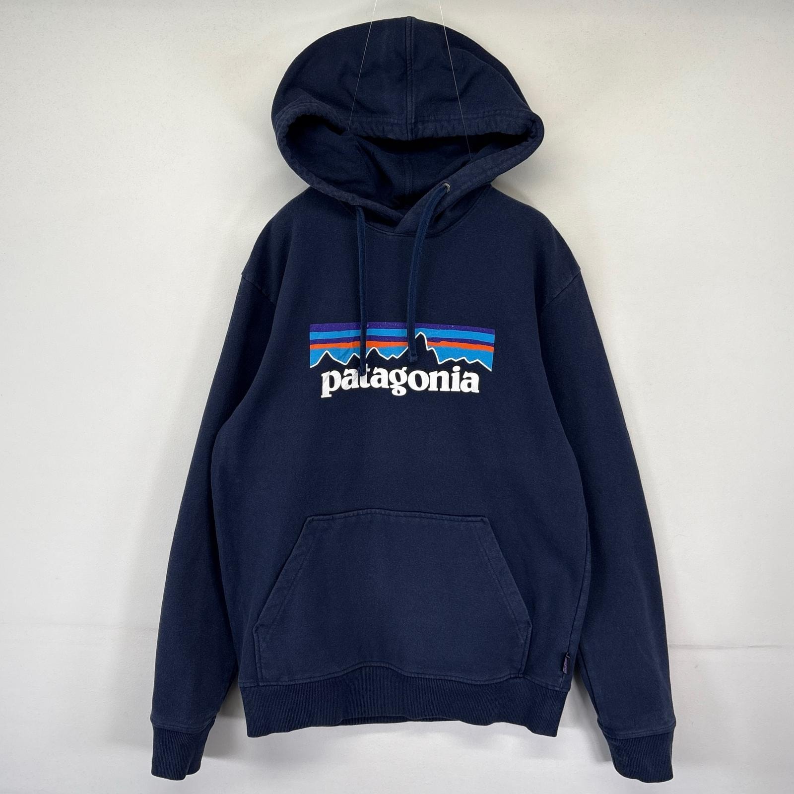 古着 パタゴニア patagonia パーカー スウェット ビッグロゴプリント アウトドア プルオーバー フーディ S ネイビー系 メンズ