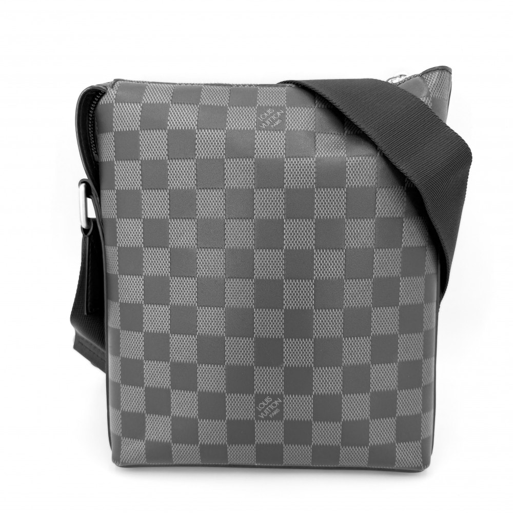 LOUIS VUITTON ルイヴィトン ショルダーバッグ ダミエアンフィニ ディスカバリーメッセンジャーPPM 肩掛け 斜め掛け N40122    ブラック 黒 マットシルバー金具 メンズ【中古品】