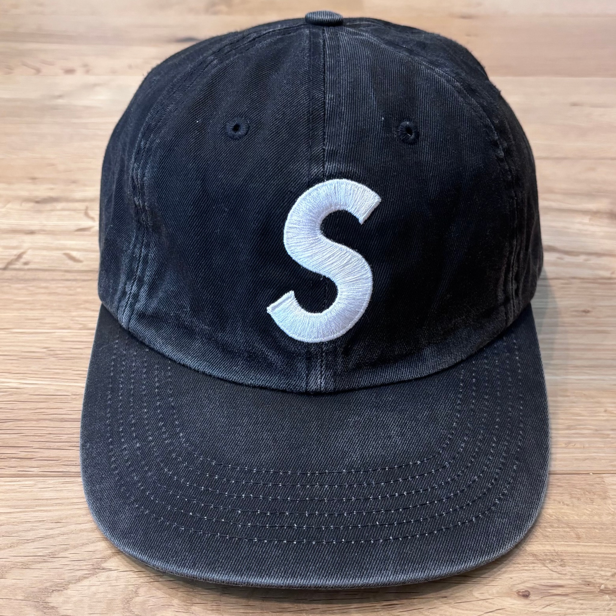 Supreme Pigment Coated 2-Tone S Logo 6-Panel "Black"