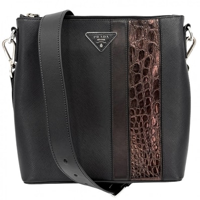 PRADA プラダ ショルダーバッグ トライアングルロゴ 肩掛け 斜め掛け レザー ブラック 黒 シルバー金具 メンズ 美品【中古品】