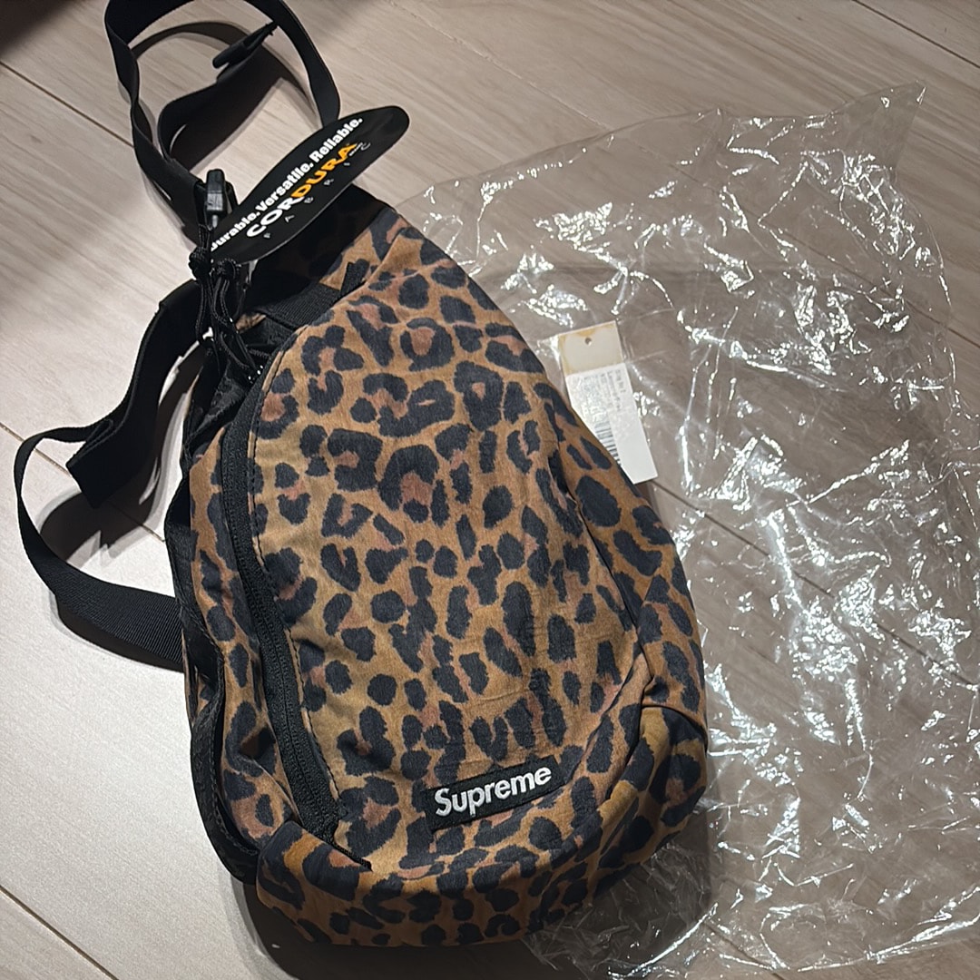 Supreme 20FW Sling Bag 4L 