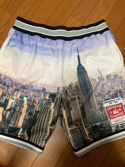 Supreme / Mitchell & Ness® Basketball Short "Multi"