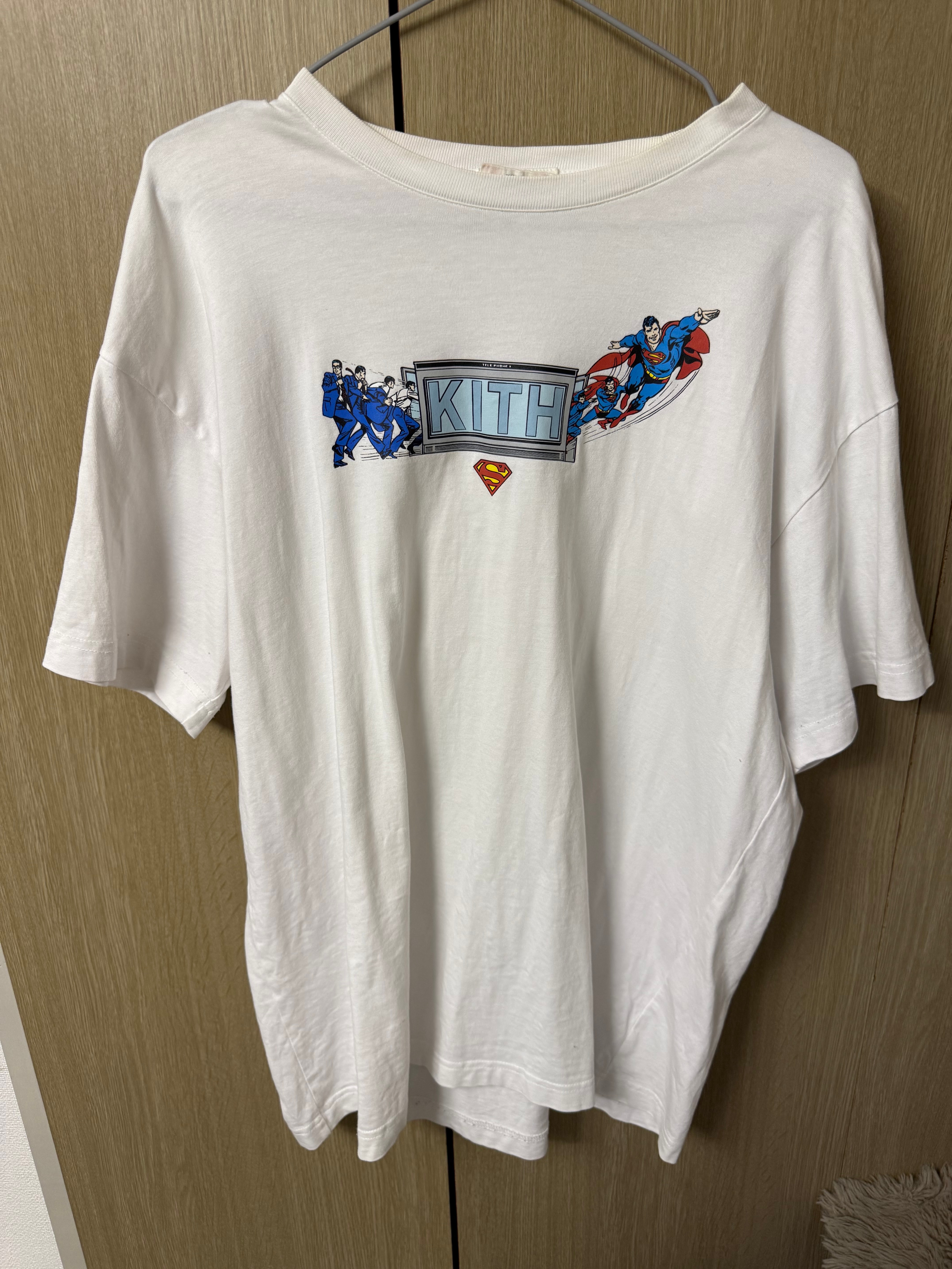 キス x スーパーマン ブース ヴィンテージ Tシャツ "ホワイト"