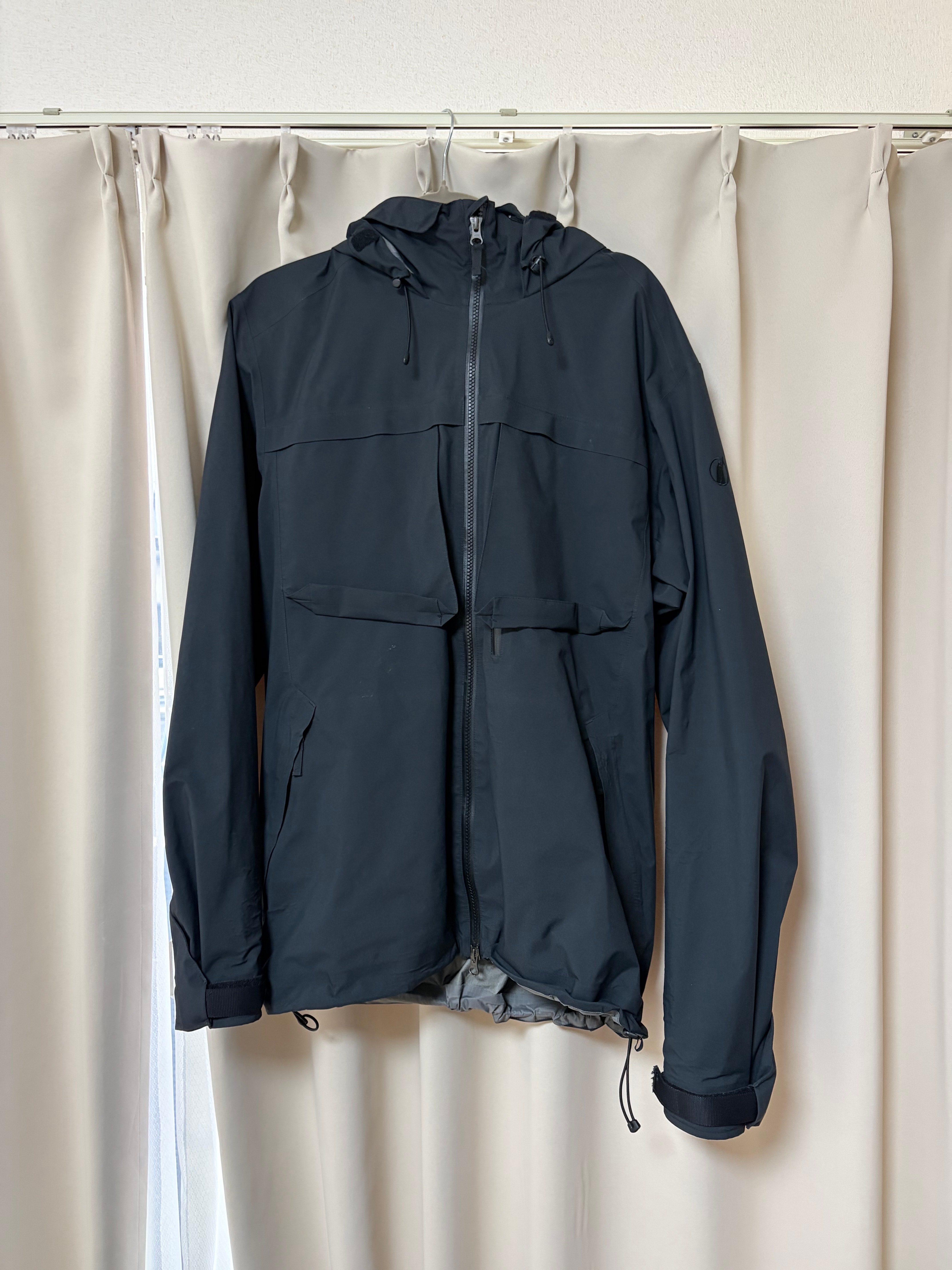 Tilak Caw Jacket "CAVIAR BLACK"