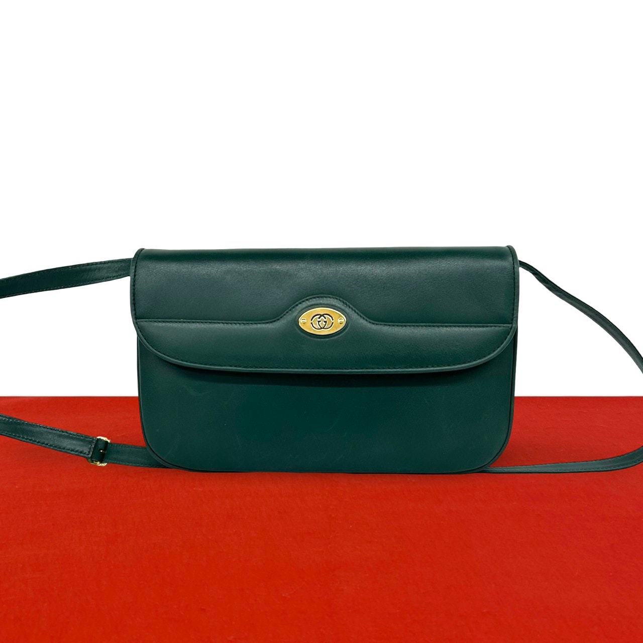 GUCCI グッチ インターロッキングG ロゴ 金具 レザー ショルダーバッグ グリーン
834-6