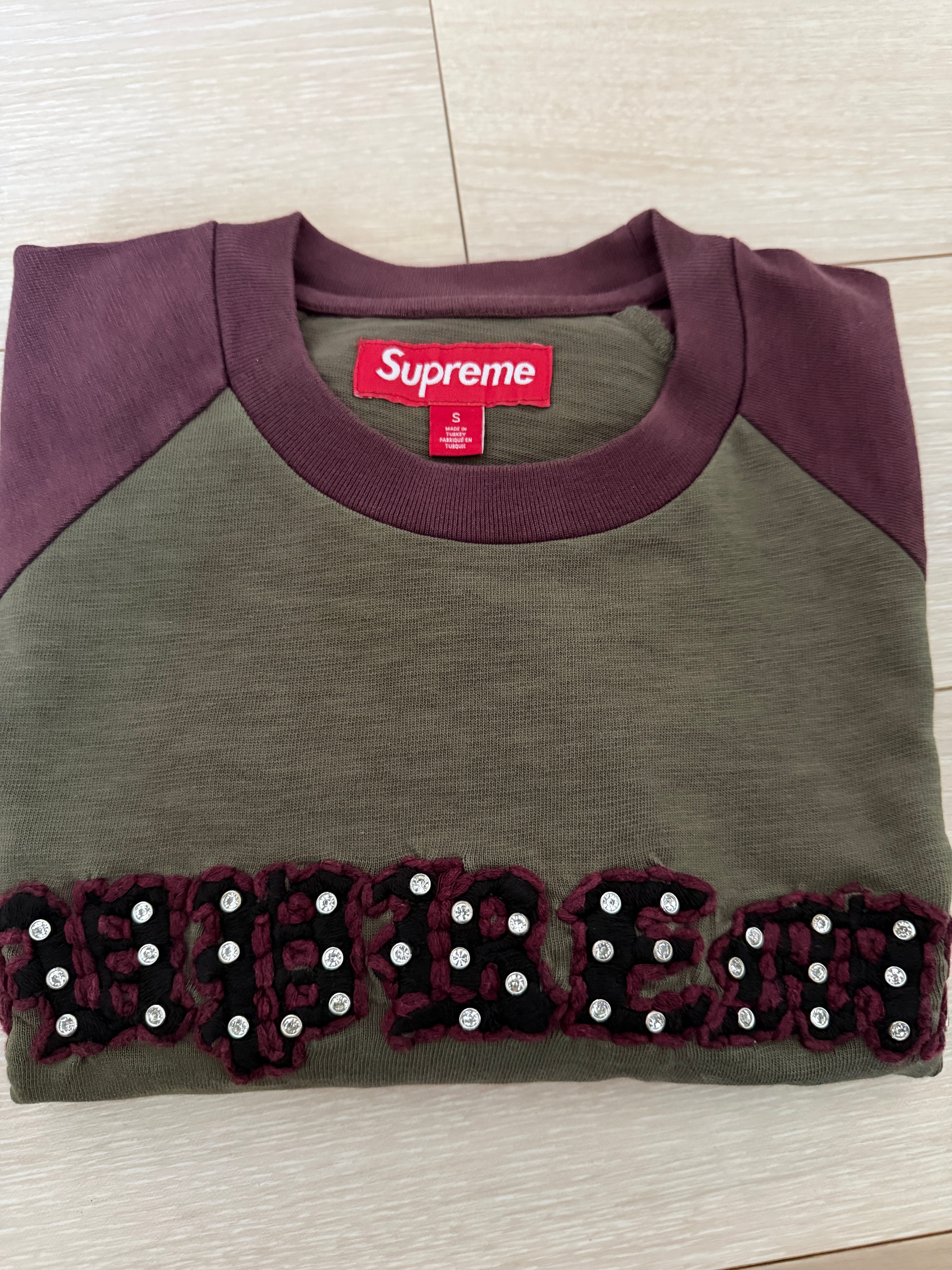 Supreme Rhinestone Raglan S/S Top "Olive"
