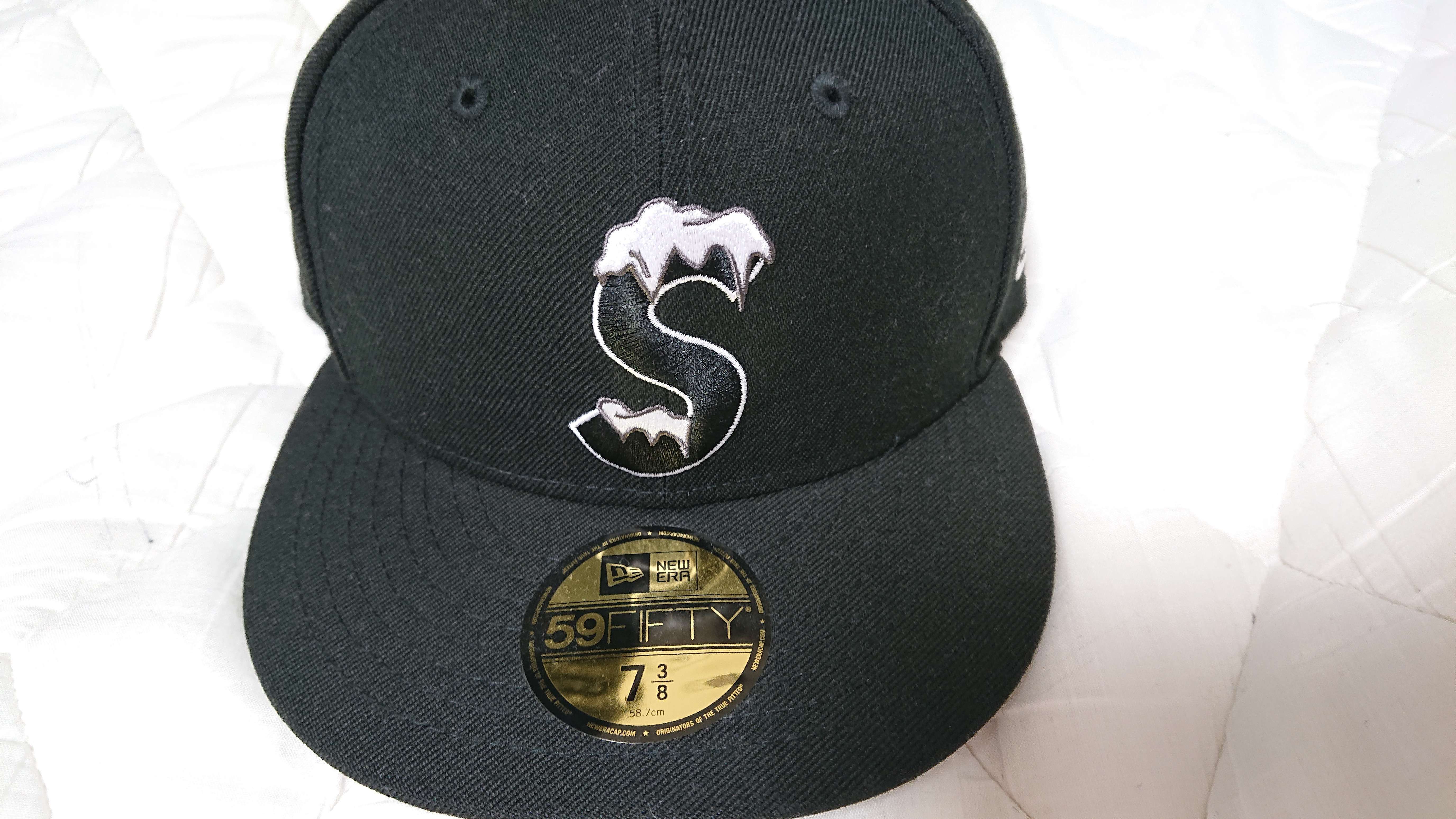 Supreme S Logo New Era® "Black" (20FW)