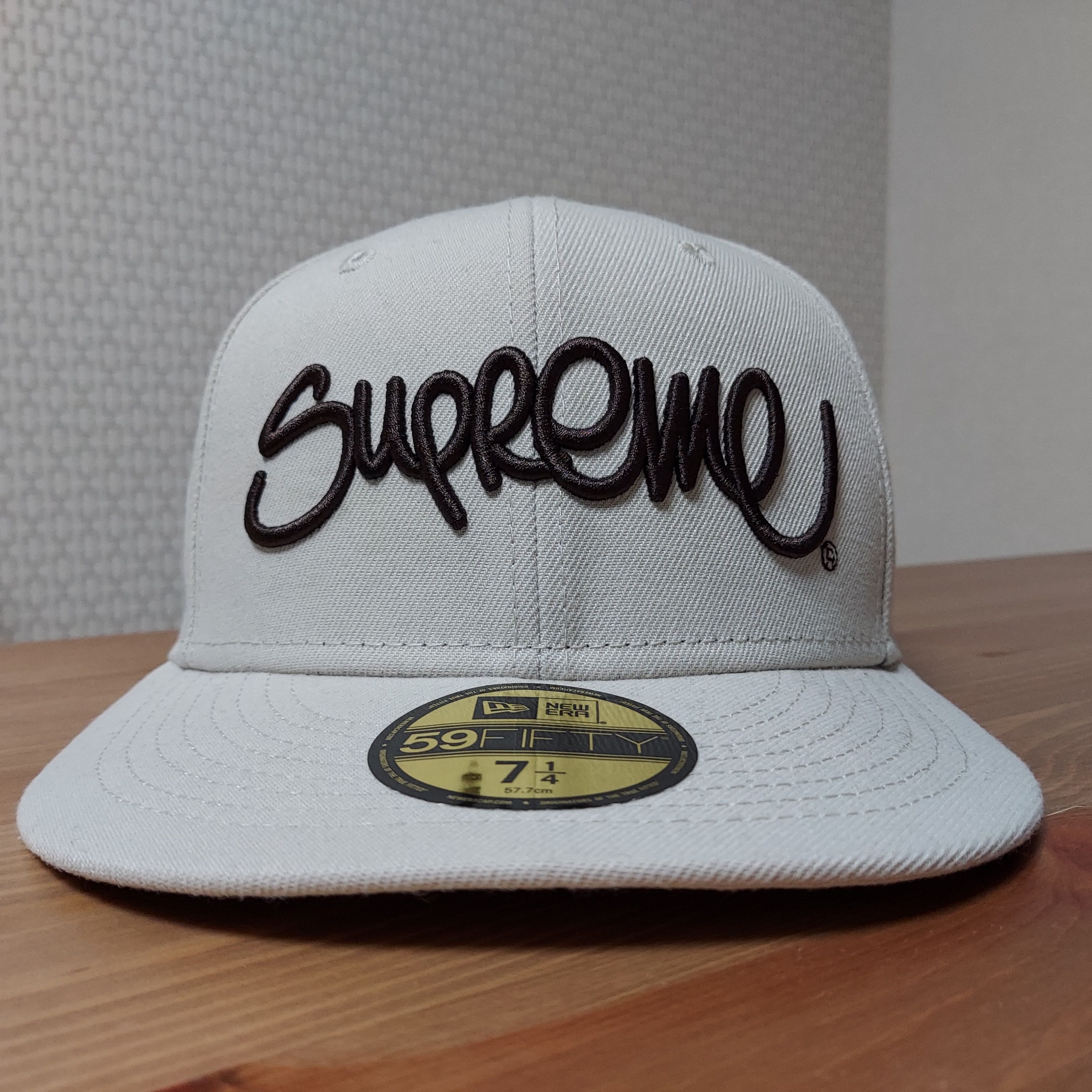 Supreme Handstyle New Era "Stone"