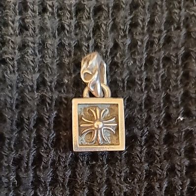 クロムハーツ フレームド CH プラス チャーム 'シルバー'