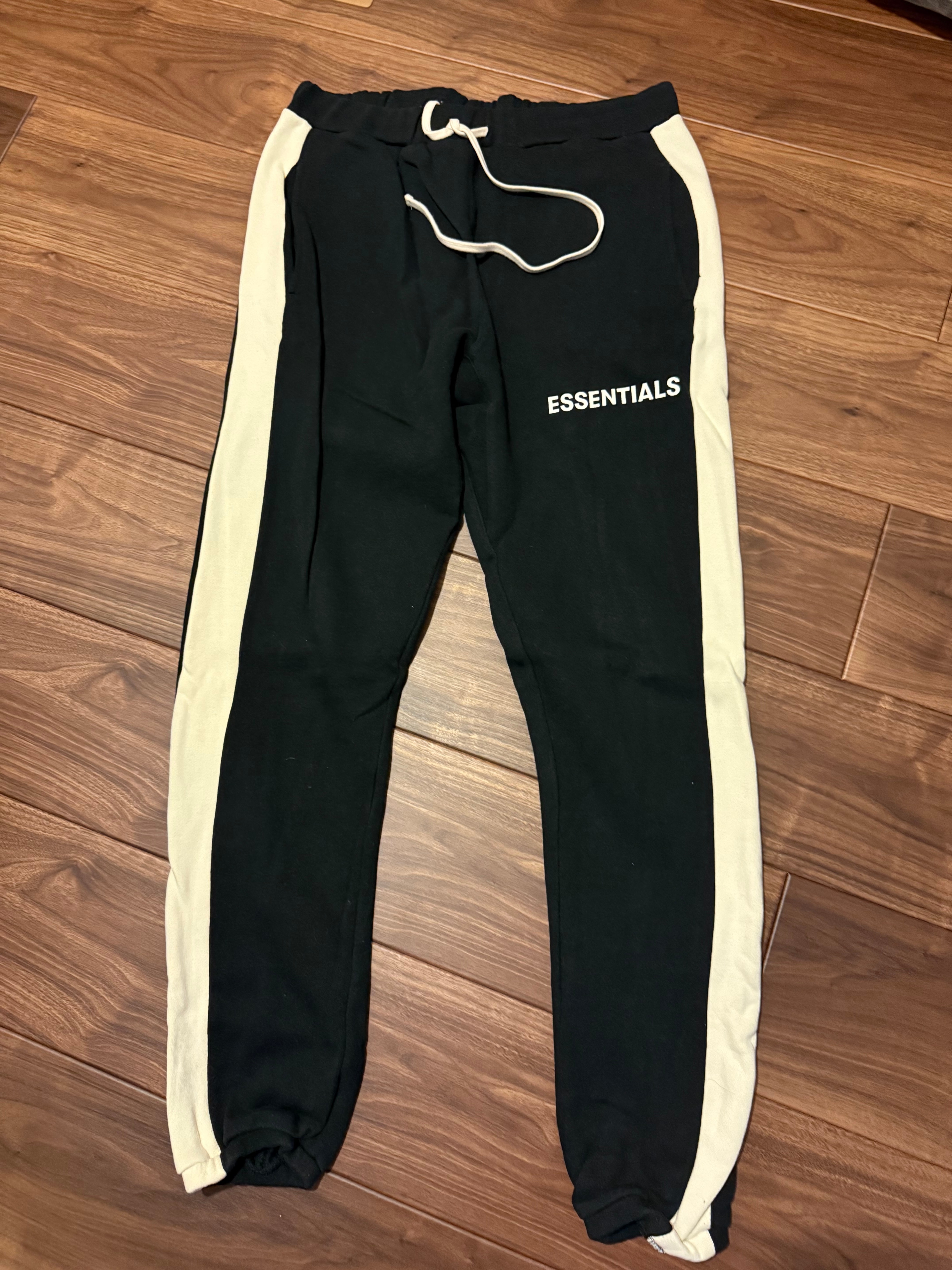 FEAR OF GOD Essentials Side Stripe Sweatpants "Black"