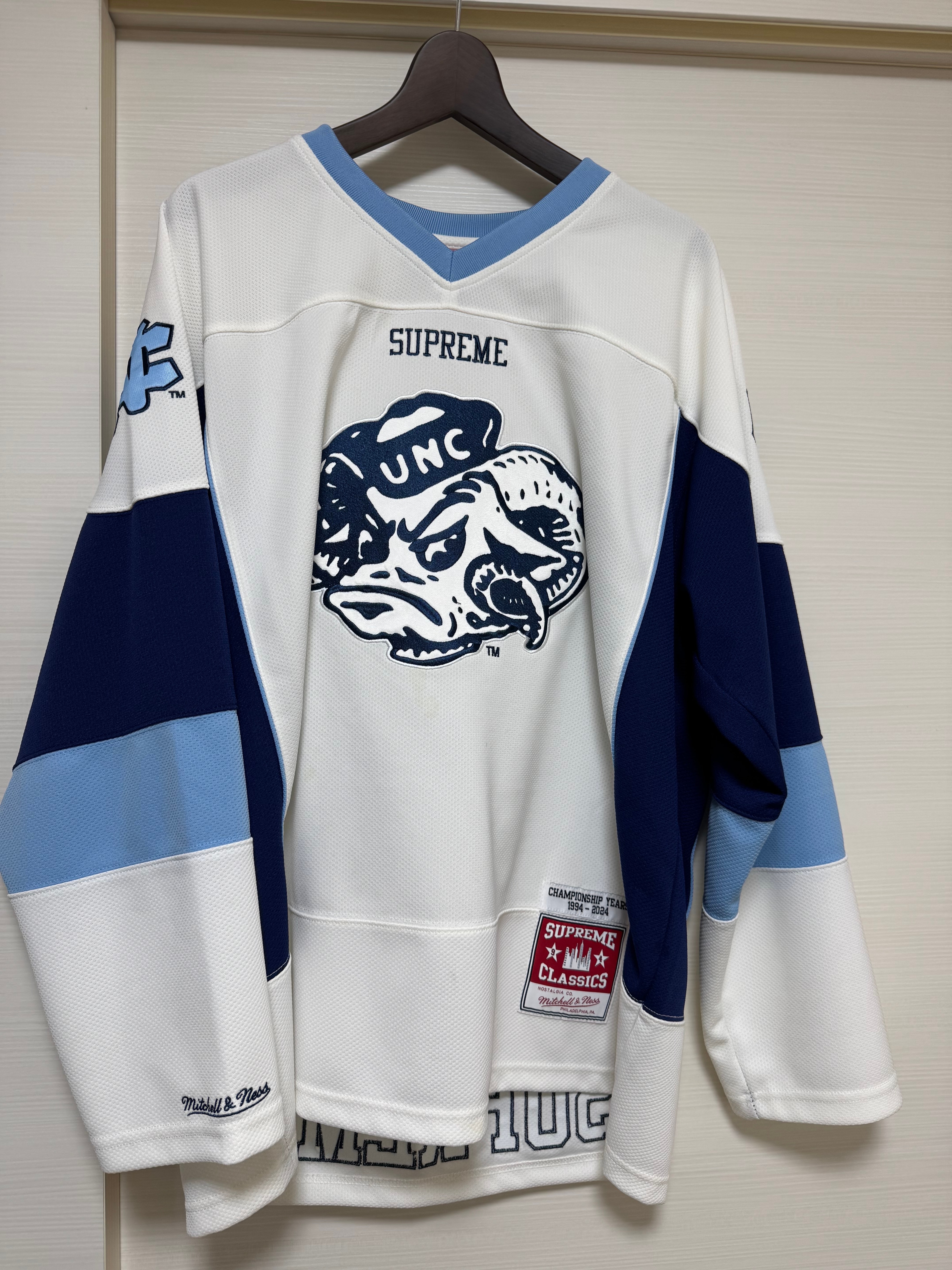 Supreme x Mitchell & Ness NCAA Hockey Jersey "White"