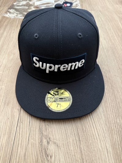 Supreme Gradient Box Logo New Era Supreme Gradient Box Logo New Era
