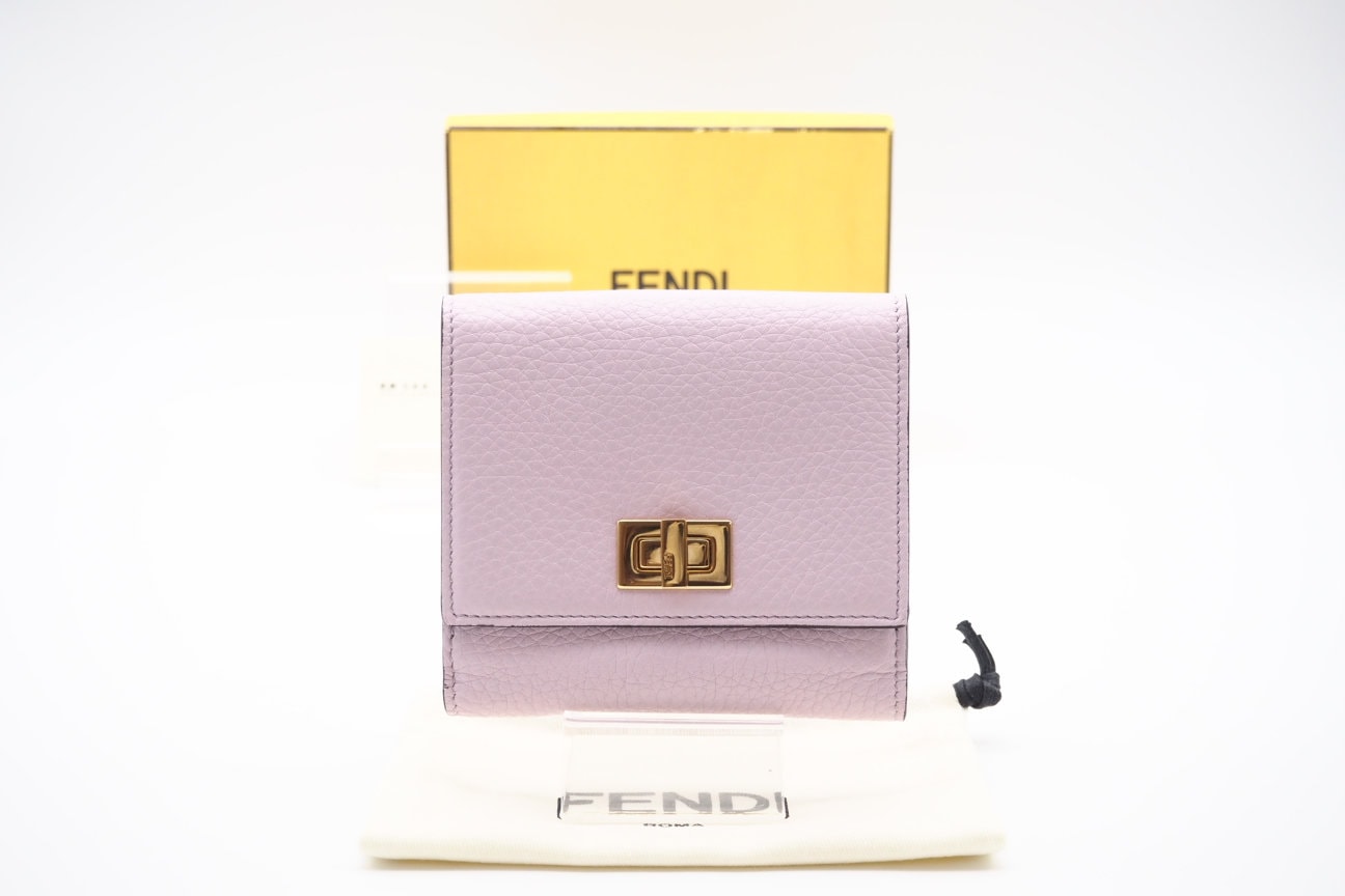極美品 FENDI フェンディ ピーカブー レザー セレリア コンパクトウォレット 8M0438 二つ折り財布 ピンク レザー レディース