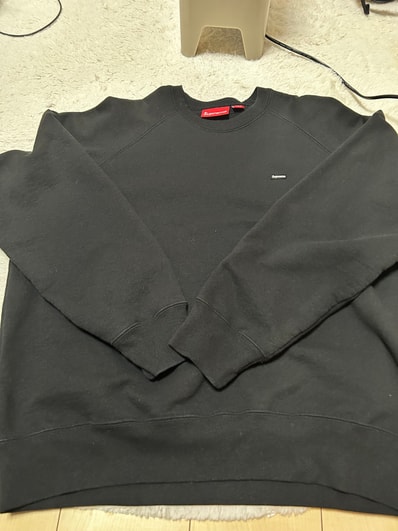 Supreme Small Box Raglan Crewneck Supreme Small Box Raglan Crewneck