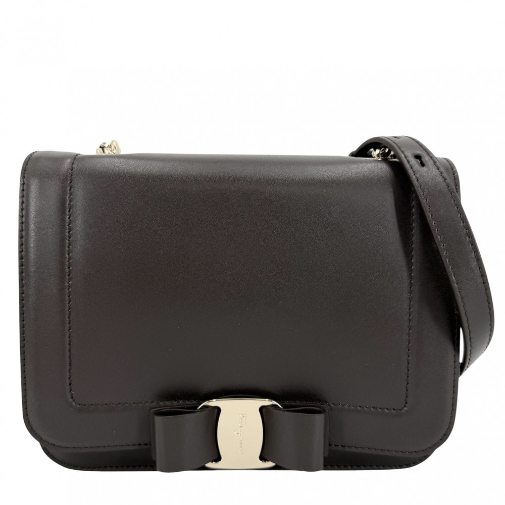 Salvatore Ferragamo サルヴァトーレフェラガモ ショルダーバッグ ヴァラリボン チェーンショルダー 肩掛け 斜め掛け レザー    ブラウン 茶 ゴールド金具 レディース 美品【中古品】