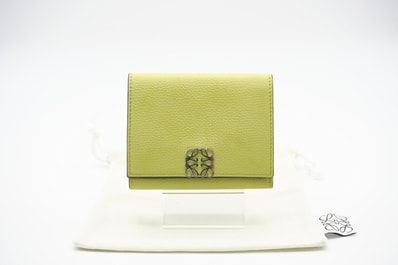 美品 LOEWE ロエベ アナグラム レザー コンパクトウォレット C821TR2X02 三つ折り財布 グリーン レザー レディース