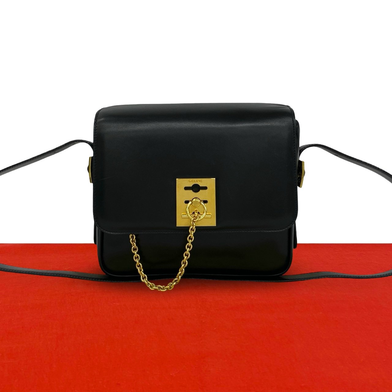 CELINE セリーヌ ロゴ リング 金具 カーフ レザー ショルダーバッグ ブラック
20527