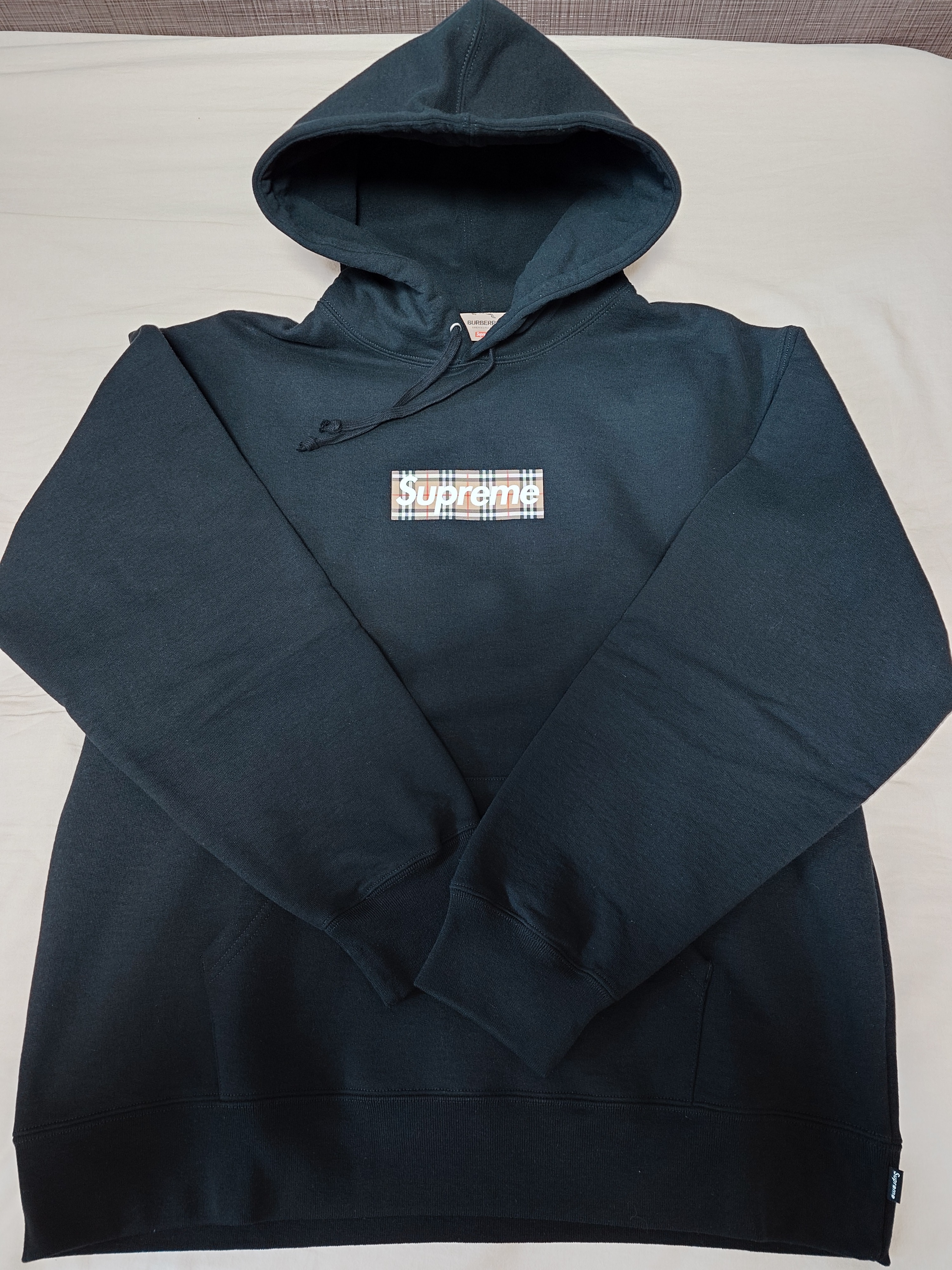 Supreme / Burberry Box Logo Hooded Sweatshirt "Black"