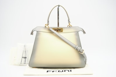 美品 FENDI フェンディ レザー ピーカブーISeeU ミディアム 8BN321 2wayショルダーバッグ クリーム グレー レザー レディース