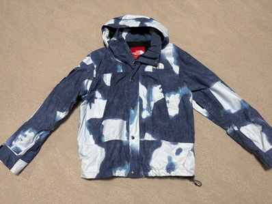 Supreme x The North Face Bleached Denim Print Mountain Jacket "Indigo"